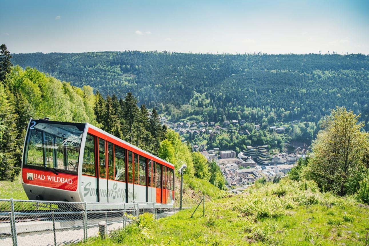Sommerbergbahn mit Blick auf Bad Wildbad